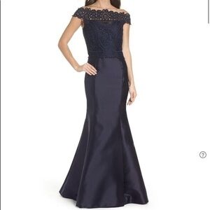 LA FEMME Navy Blue Lace and Twill mermaid gown